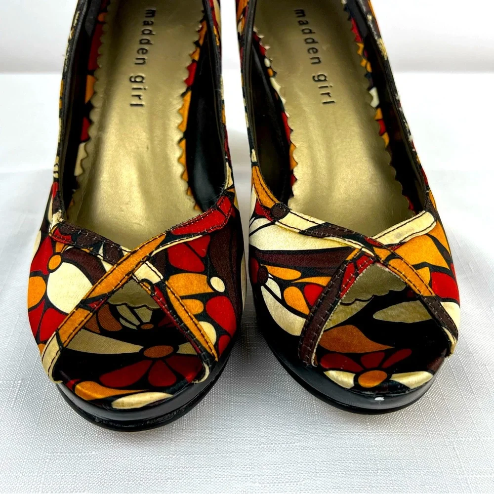 MADDEN GIRL Laureen Bold Multi Color 4” Pump Heel Retro style peep toe s… - Picture 7 of 8